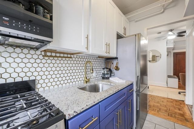 51 Park Dr 25, Boston, MA 02215