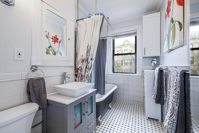 51 Park Dr 25, Boston, MA 02215