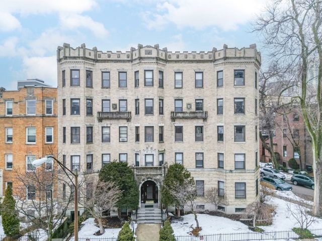 51 Park Dr 25, Boston, MA 02215