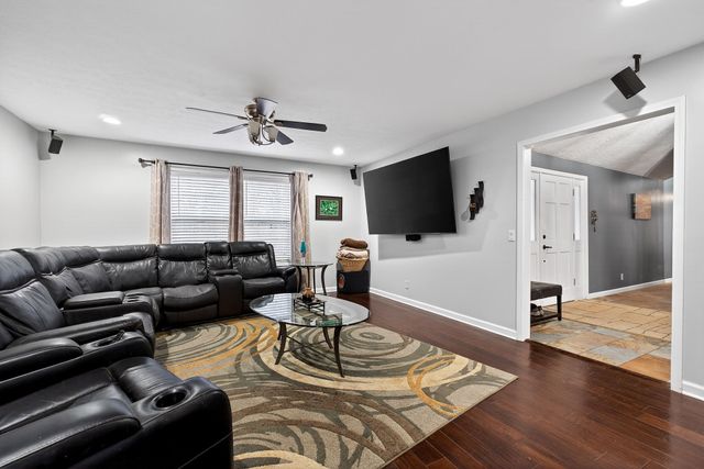 5036 Village Rd, Cookeville, TN 38506