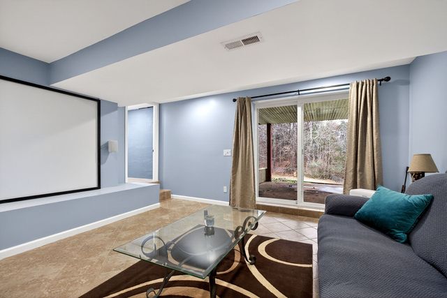 5036 Village Rd, Cookeville, TN 38506