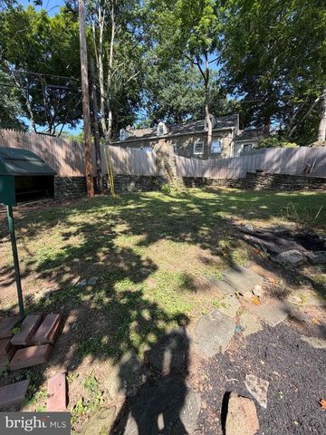 26 ROLLING RD, Wynnewood, PA 19096