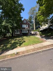 26 ROLLING RD, Wynnewood, PA 19096