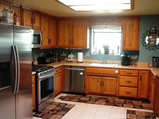 23840 Zuger Drive, Crestline, CA 92325