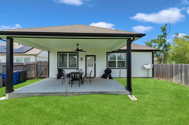 111 Mouflon Drive, Huntsville, TX 77320
