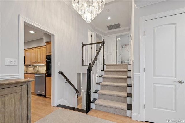 45 Winthrop Road, Plainview, NY 11803