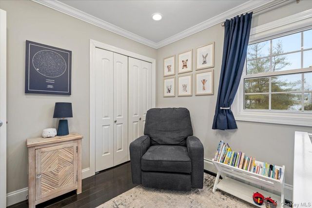 45 Winthrop Road, Plainview, NY 11803