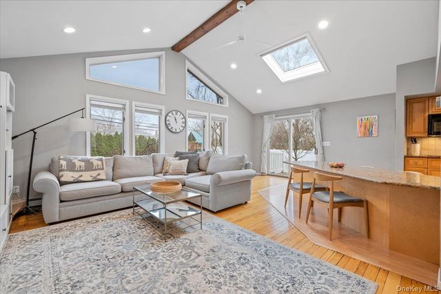 45 Winthrop Road, Plainview, NY 11803