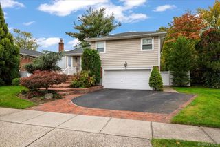 45 Winthrop Road, Plainview, NY 11803