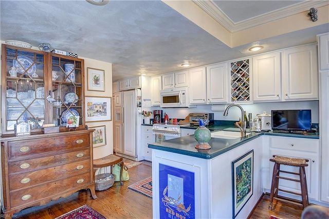 700 Oriole Dr Apt 514, Virginia Beach, VA 23451