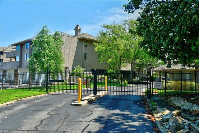 700 Oriole Dr Apt 514, Virginia Beach, VA 23451