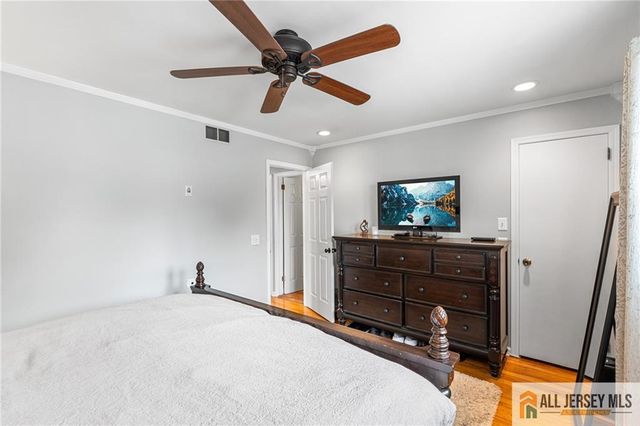 7 Wilton Avenue, Middlesex, NJ 08846