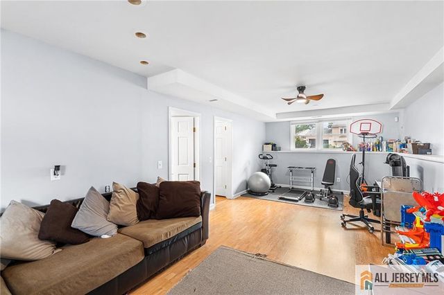 7 Wilton Avenue, Middlesex, NJ 08846
