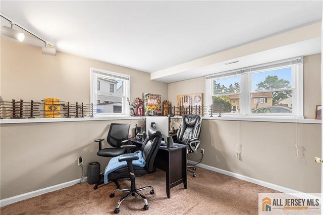 7 Wilton Avenue, Middlesex, NJ 08846