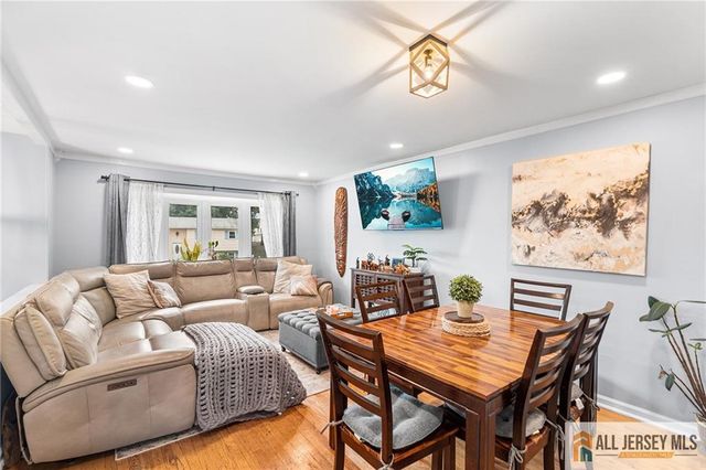 7 Wilton Avenue, Middlesex, NJ 08846