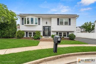 7 Wilton Avenue, Middlesex, NJ 08846