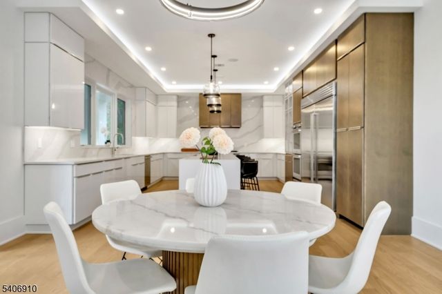 39 Westmount Dr, Livingston Twp., NJ 07039