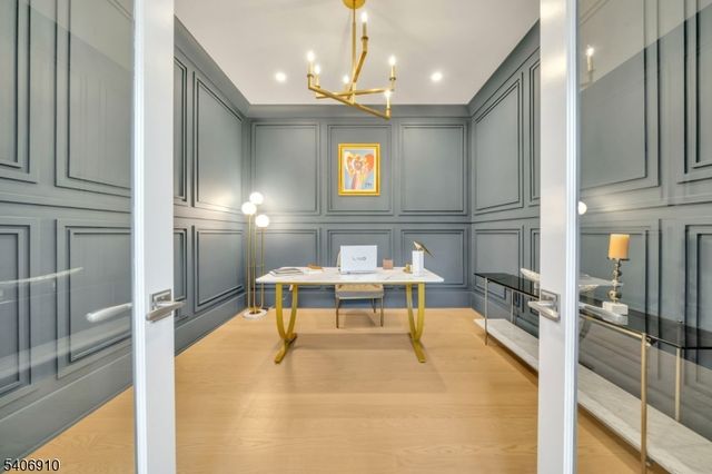 39 Westmount Dr, Livingston Twp., NJ 07039