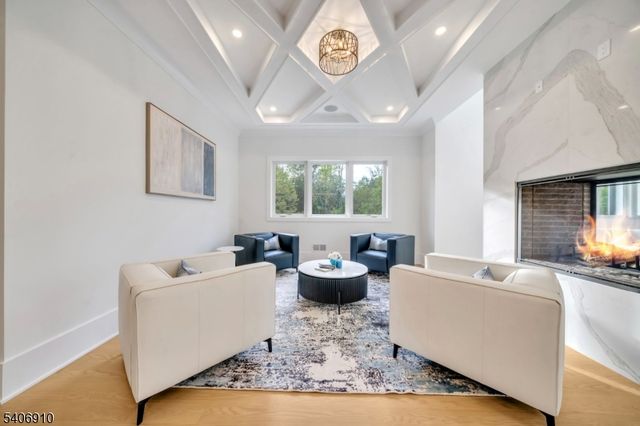 39 Westmount Dr, Livingston Twp., NJ 07039