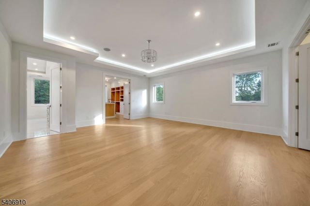 39 Westmount Dr, Livingston Twp., NJ 07039