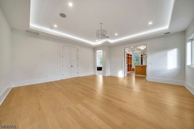 39 Westmount Dr, Livingston Twp., NJ 07039