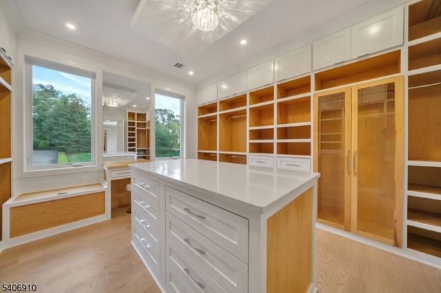 39 Westmount Dr, Livingston Twp., NJ 07039