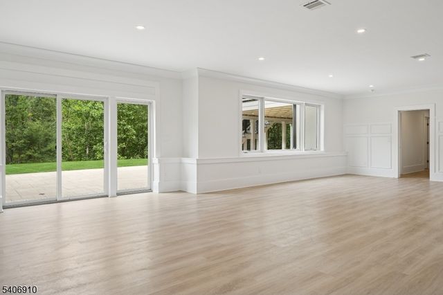 39 Westmount Dr, Livingston Twp., NJ 07039