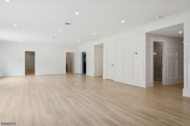 39 Westmount Dr, Livingston Twp., NJ 07039