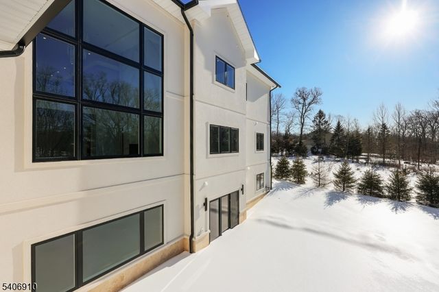 39 Westmount Dr, Livingston Twp., NJ 07039