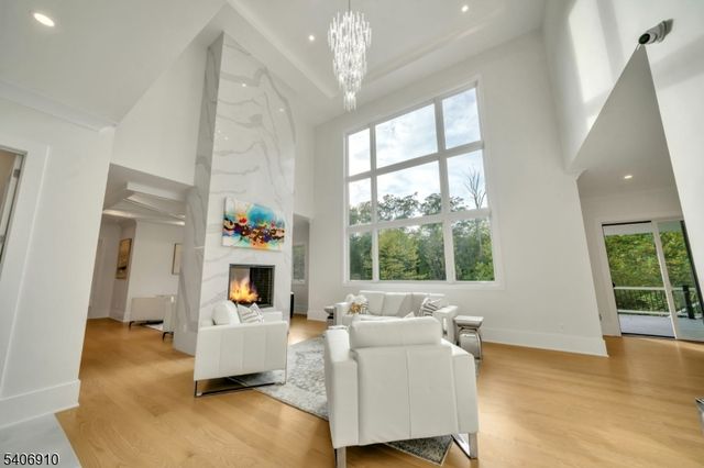 39 Westmount Dr, Livingston Twp., NJ 07039