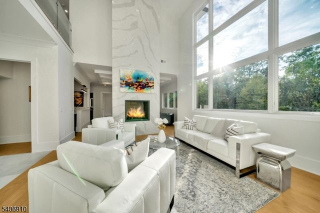 39 Westmount Dr, Livingston Twp., NJ 07039