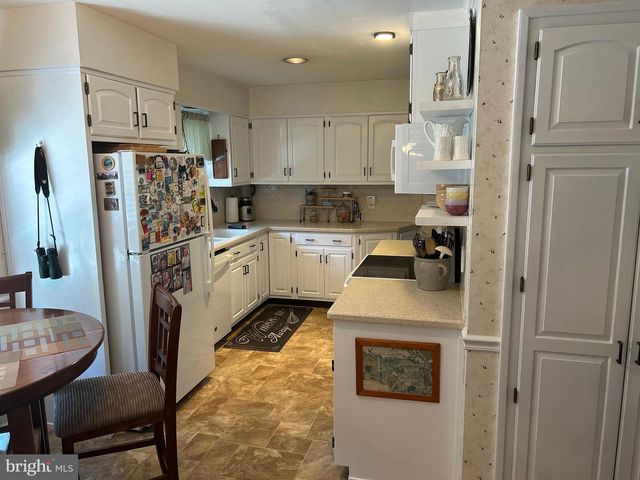 502 BOWMAN AVE, Lewisberry, PA 17339