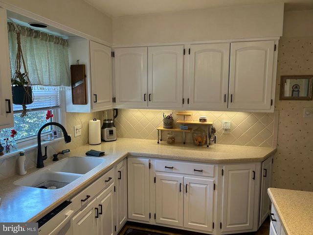 502 BOWMAN AVE, Lewisberry, PA 17339
