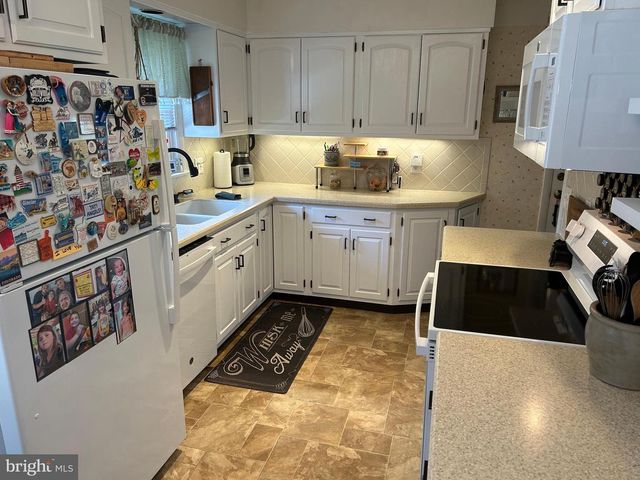 502 BOWMAN AVE, Lewisberry, PA 17339