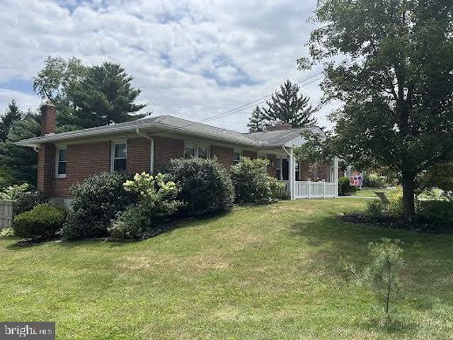 502 BOWMAN AVE, Lewisberry, PA 17339