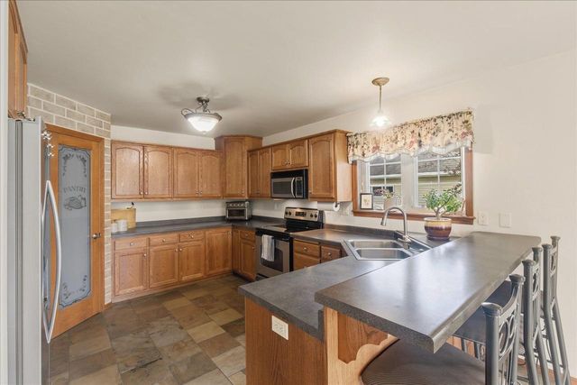 1730 CINNABAR WAY, Belleville, WI 54311