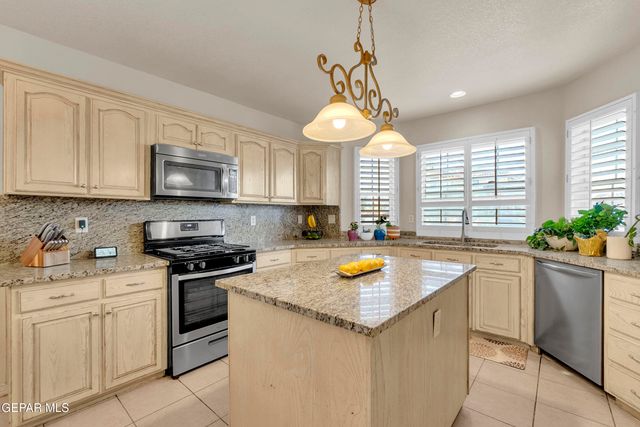 6531 Brooke Ridge Circle, El Paso, TX 79912