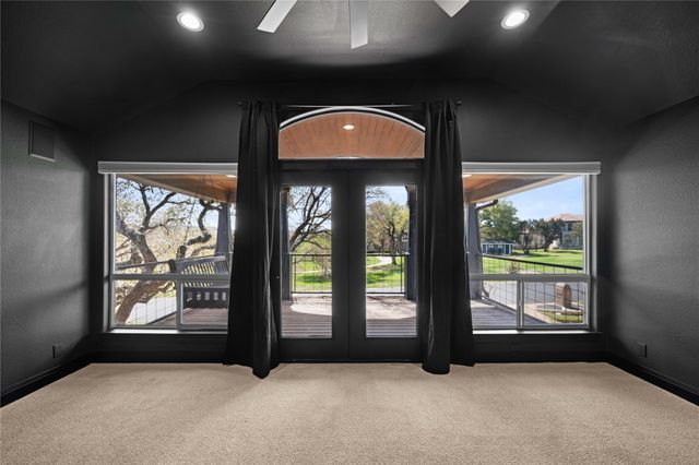 11 Treehaven LN, The Hills, TX 78738