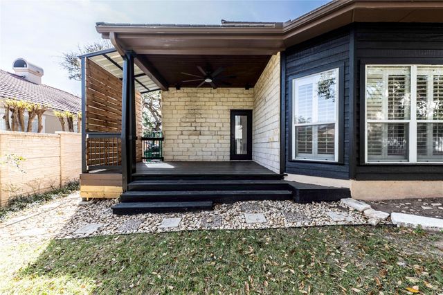 11 Treehaven LN, The Hills, TX 78738