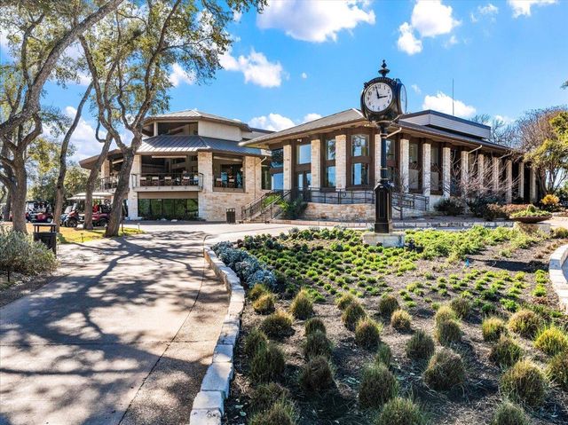 11 Treehaven LN, The Hills, TX 78738