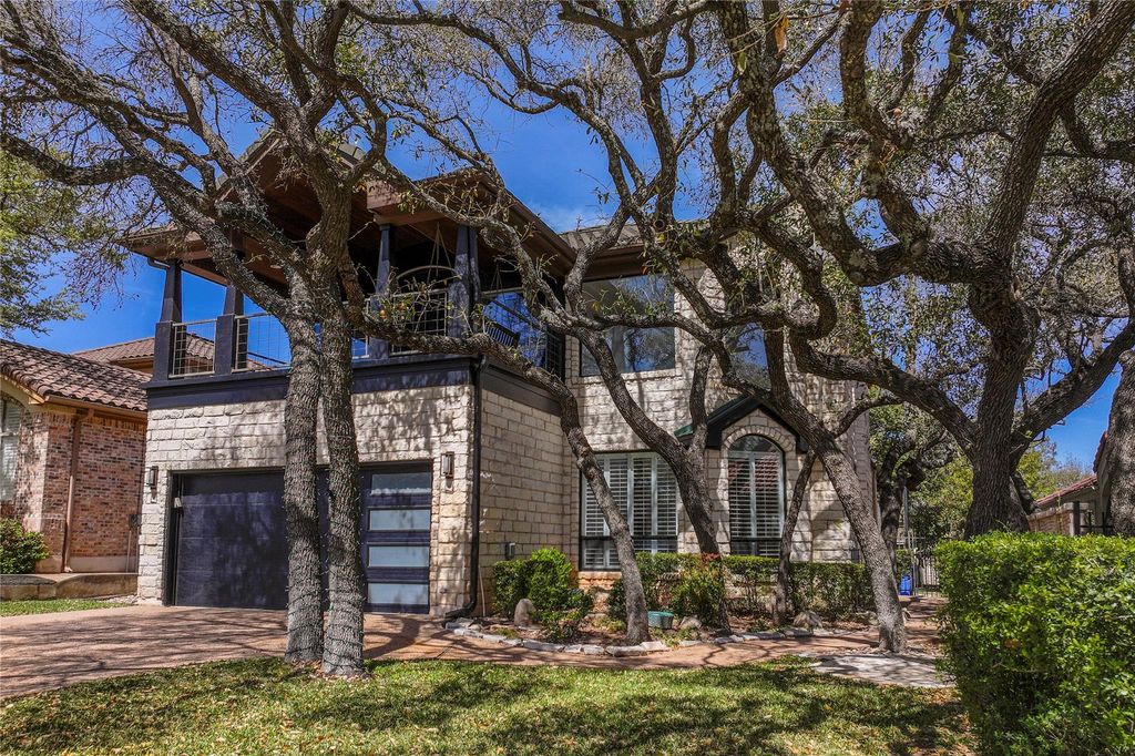 11 Treehaven LN, The Hills, TX 78738
