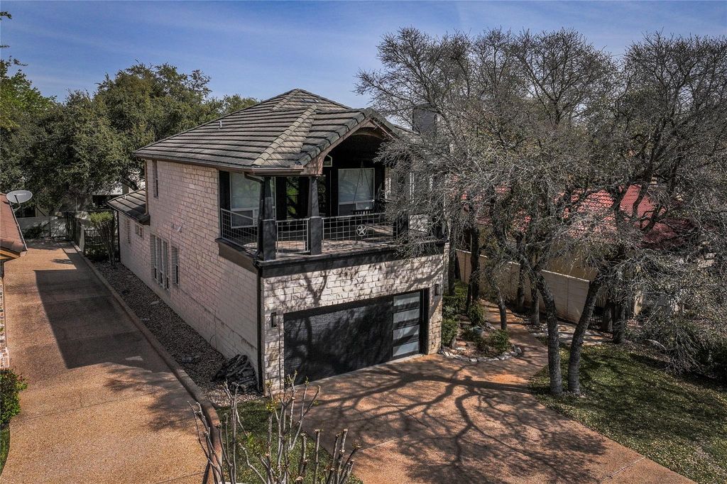 11 Treehaven LN, The Hills, TX 78738