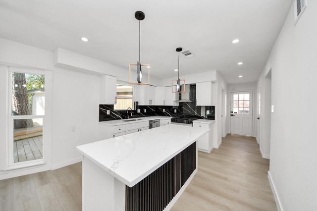 13335 Balmore Circle, Houston, TX 77069