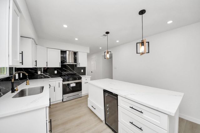 13335 Balmore Circle, Houston, TX 77069