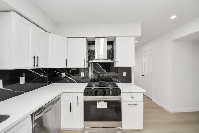 13335 Balmore Circle, Houston, TX 77069