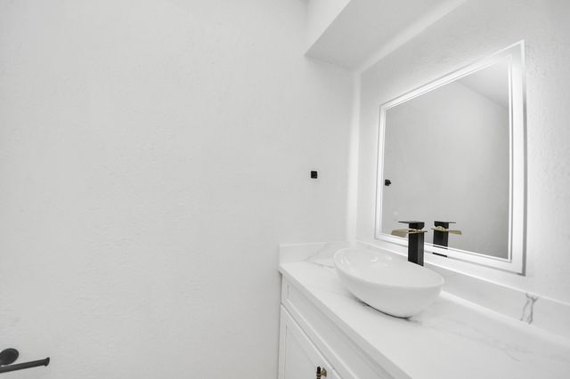 13335 Balmore Circle, Houston, TX 77069