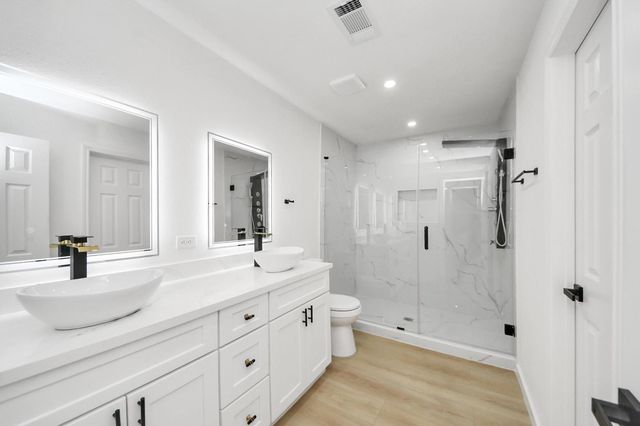 13335 Balmore Circle, Houston, TX 77069