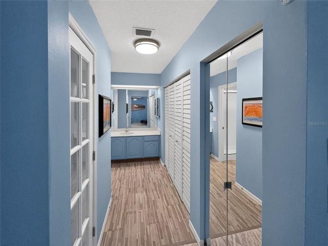 2836 COUNTRYSIDE BOULEVARD 123, Clearwater, FL 33761