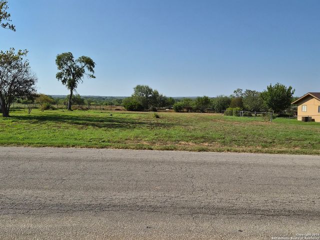 8020 W Dixon, Somerset, TX 78069