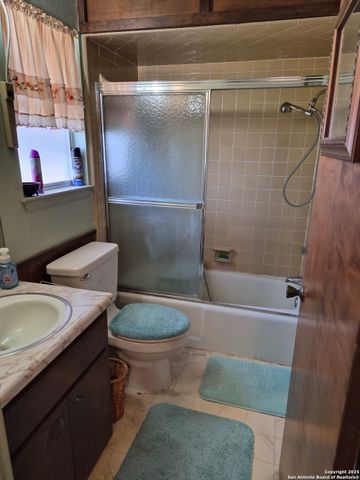 8020 W Dixon, Somerset, TX 78069